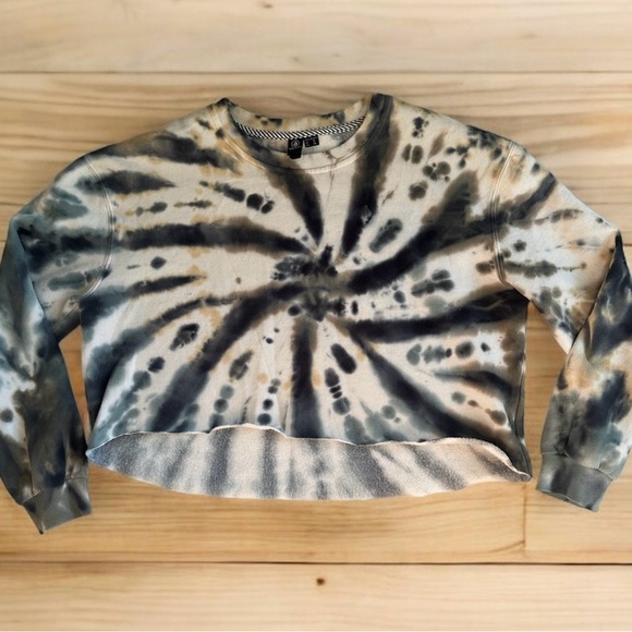 Volcom Sweaters - Volcom Tie-Dye Cropped crew neck Sweatshirt